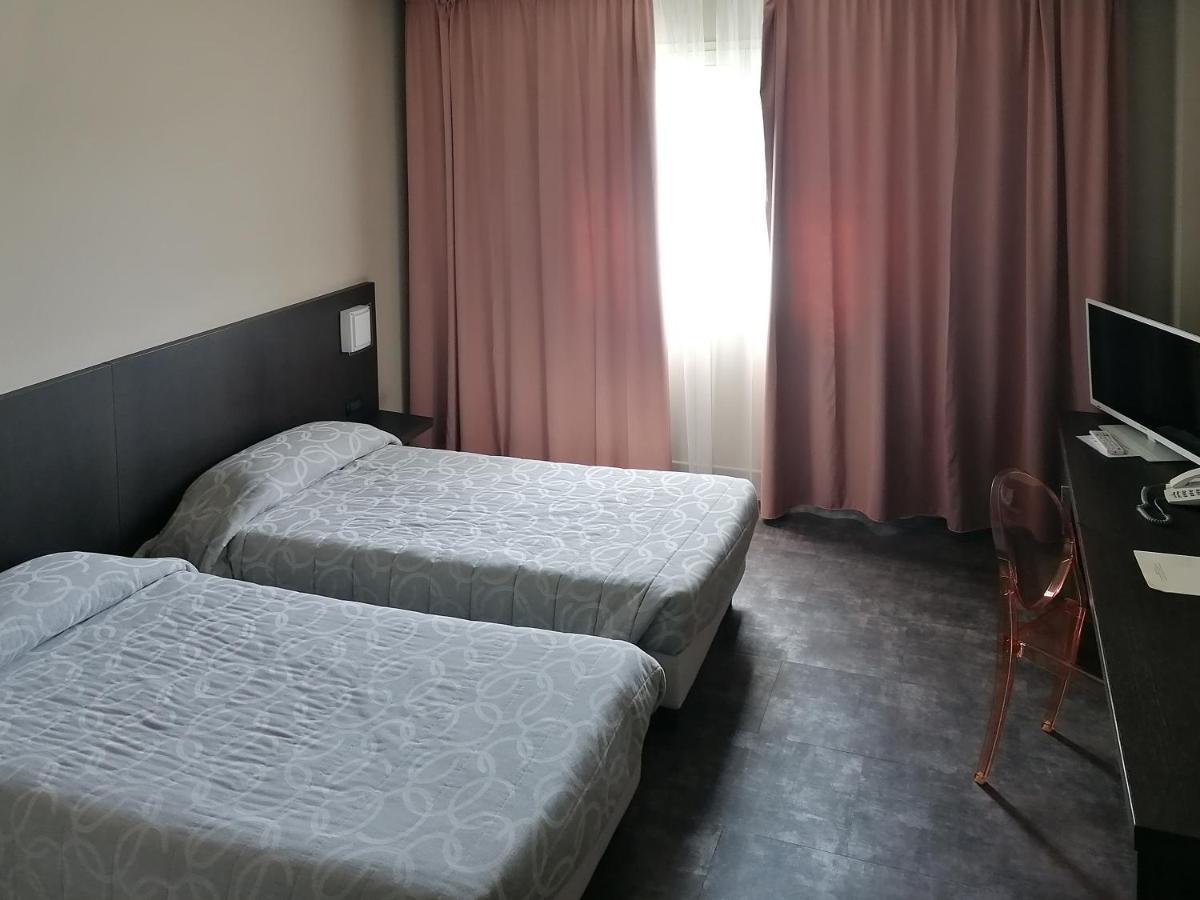 Anusca Palace Hotel Castel San Pietro Terme Eksteriør billede